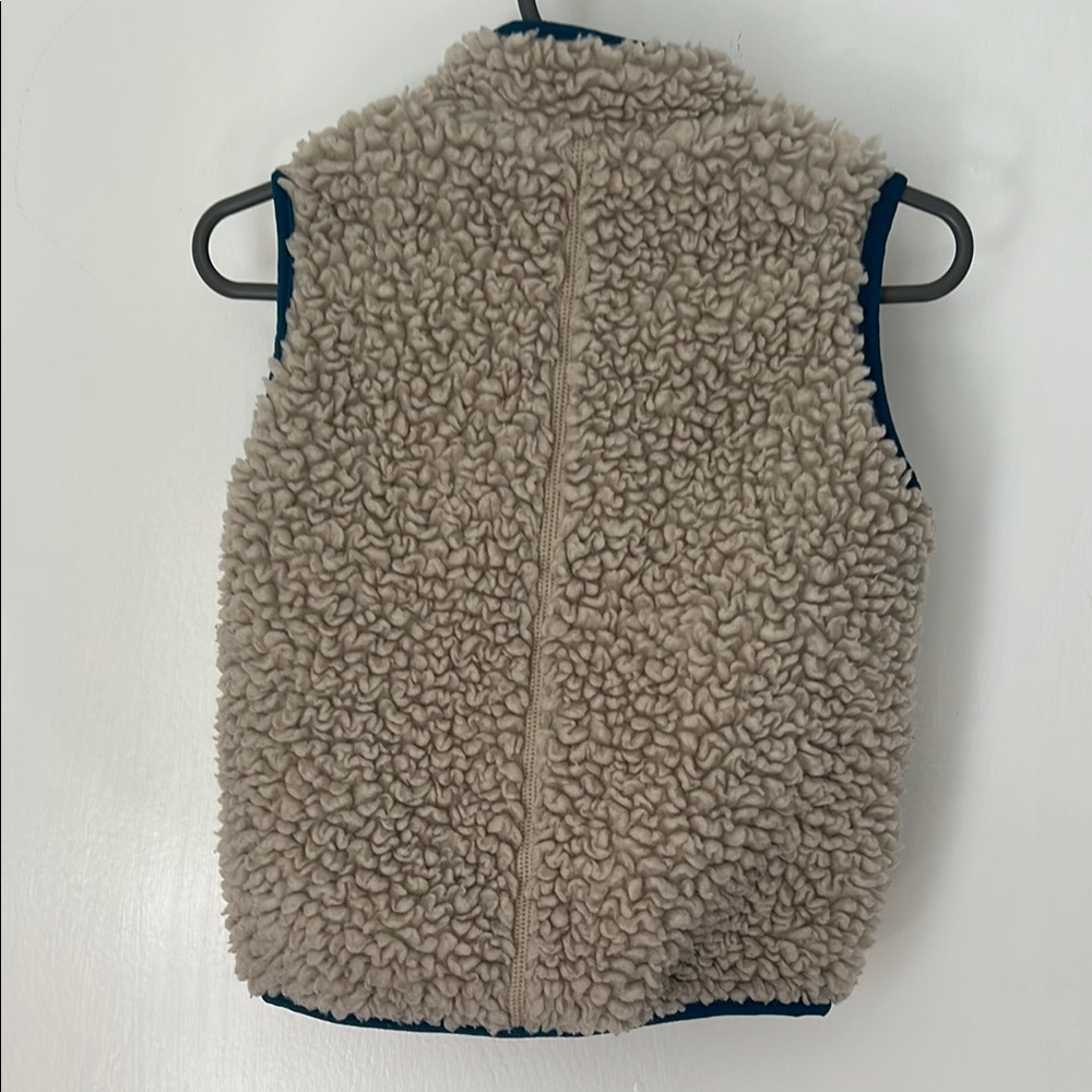 Patagonia Cream Sherpa Vest with Teal Trim - Picture 3 of 5